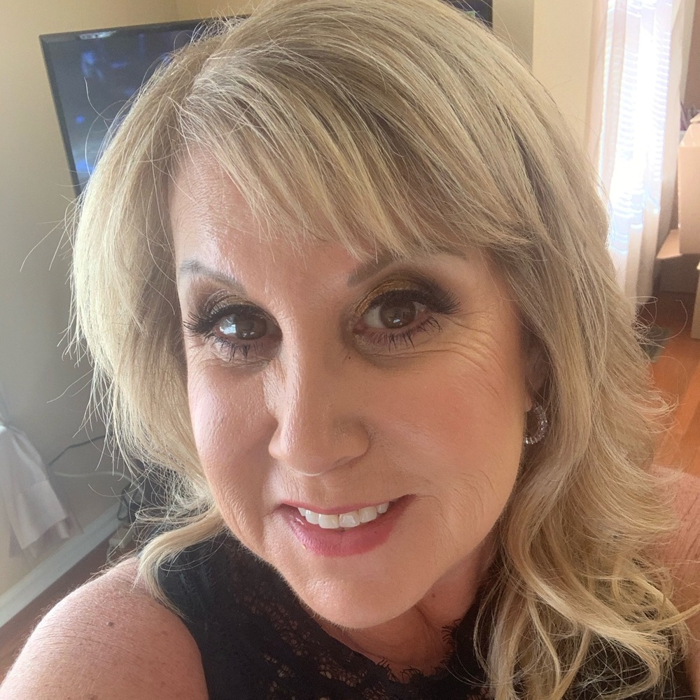 Meet your Posher, Debbie